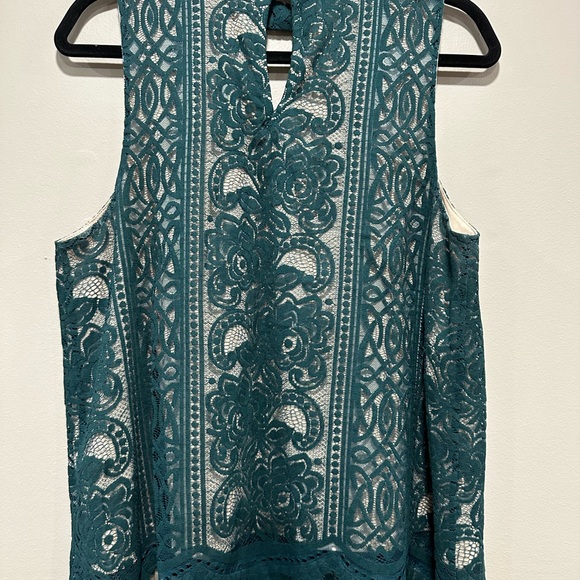 love, Fire Dark Teal Floral Guipure Lace Top with Keyhole Back EUC - Picture 8 of 11